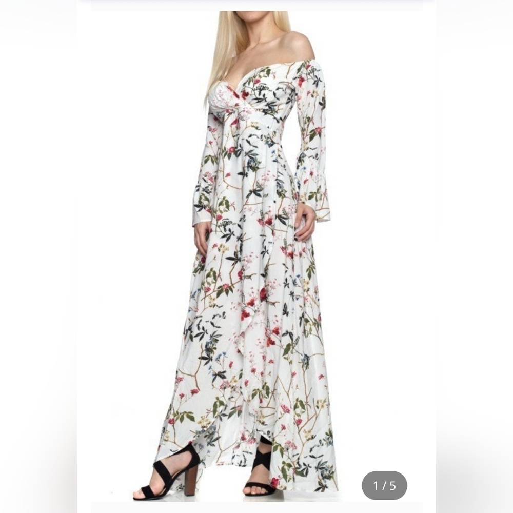 Luxxel dress size M NWOT